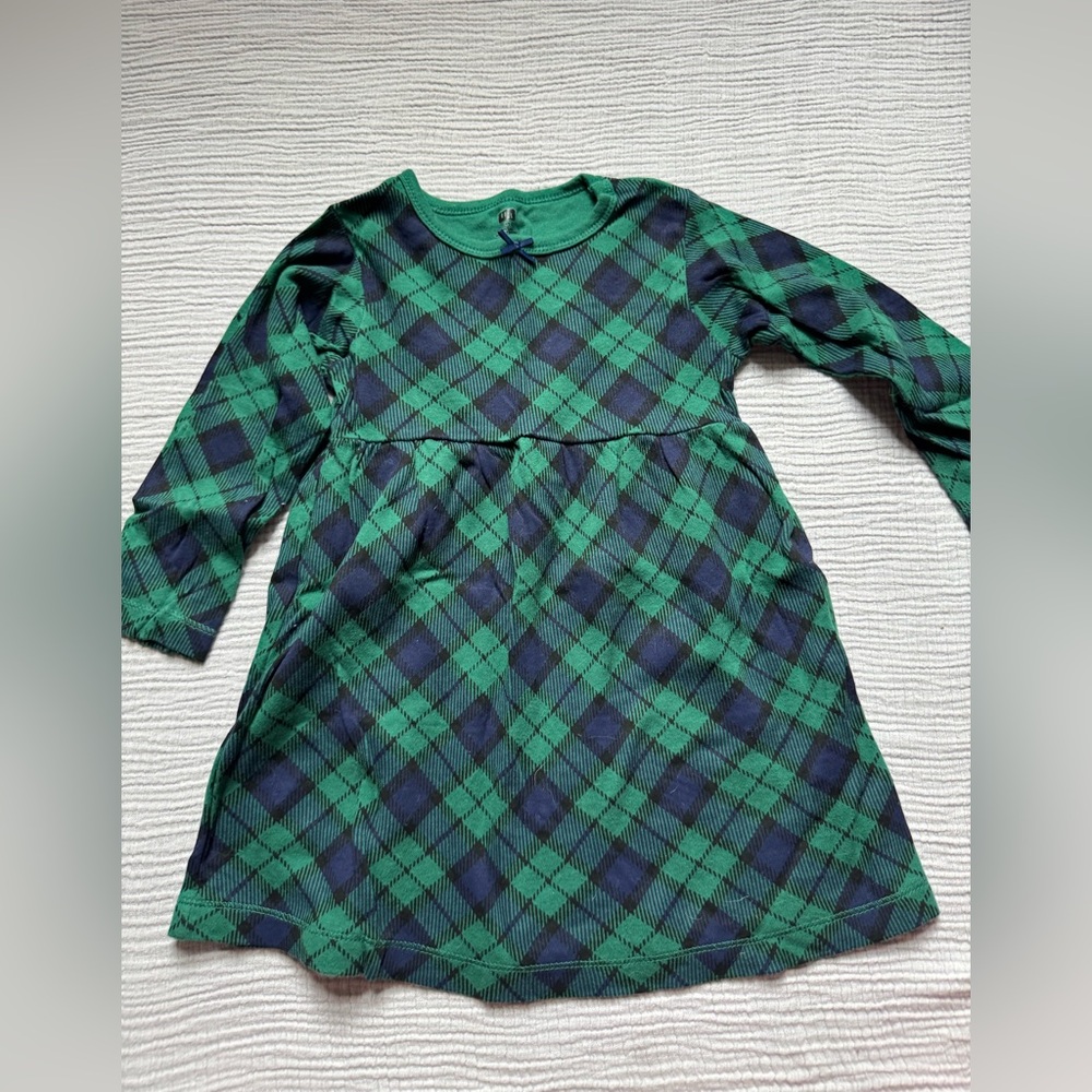 Green and Black Pleated Sundress with Long Sleeves